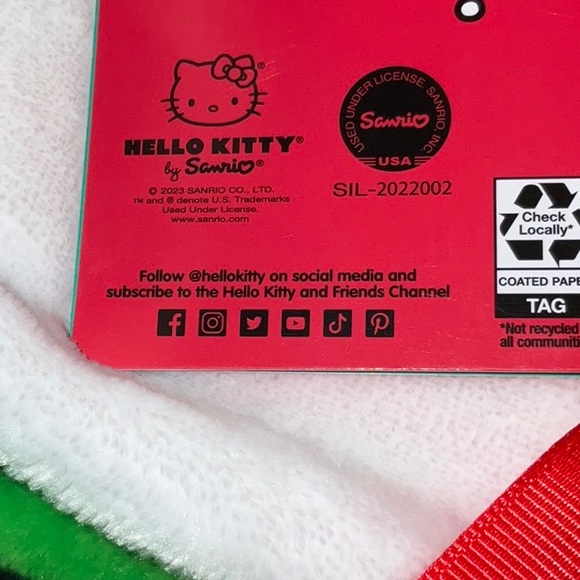 Hello kitty Christmas blanket. Viral - Picture 8 of 8